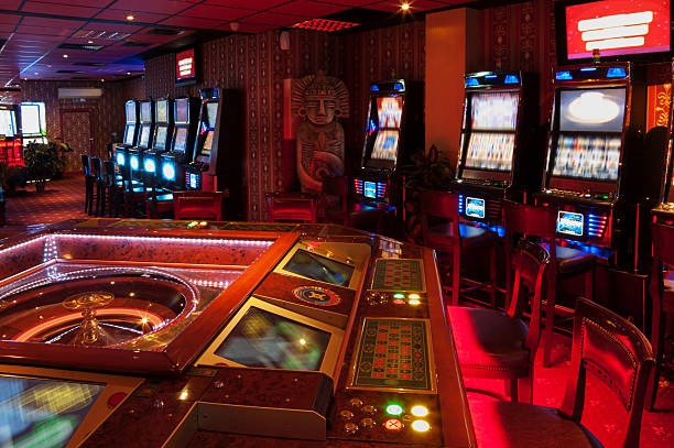 European Roulette wheel and betting layout on dewa poker live table
